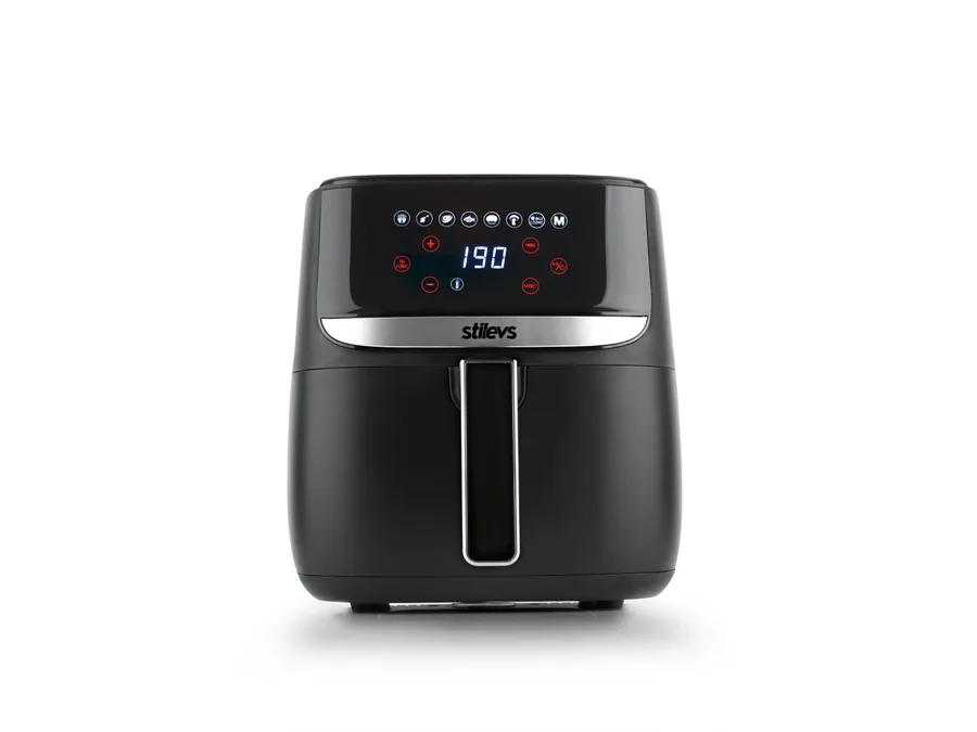 Stilevs dijital ekranlı siyah airfryer, beyaz fonda önden çekim