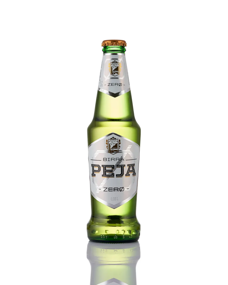 Peja Zero bira şişesi, beyaz fonda packshot